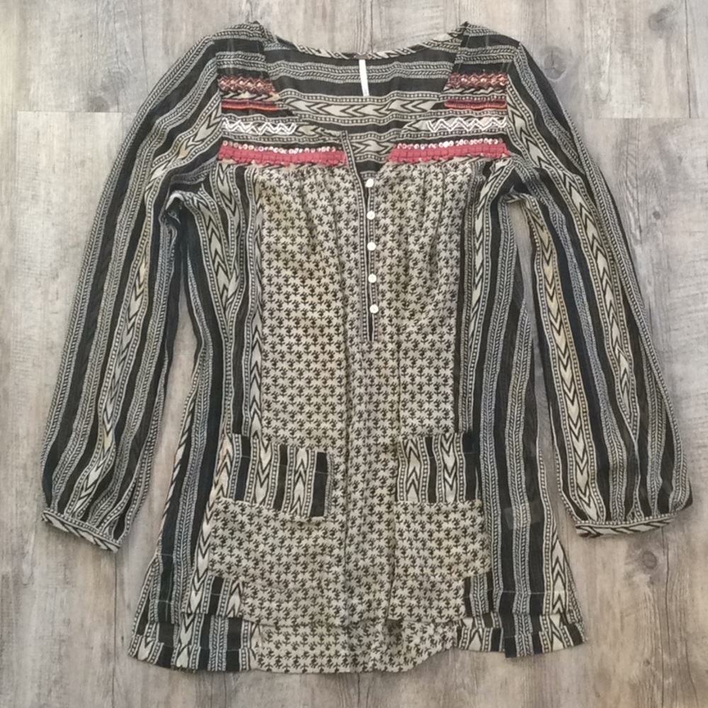 Feather in the Wind Tunic Top
